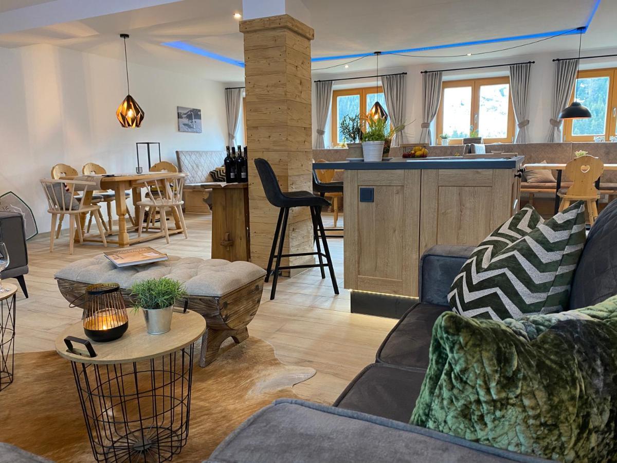 Alm Seasons Premium Chalet & Studios Saalbach Exterior foto