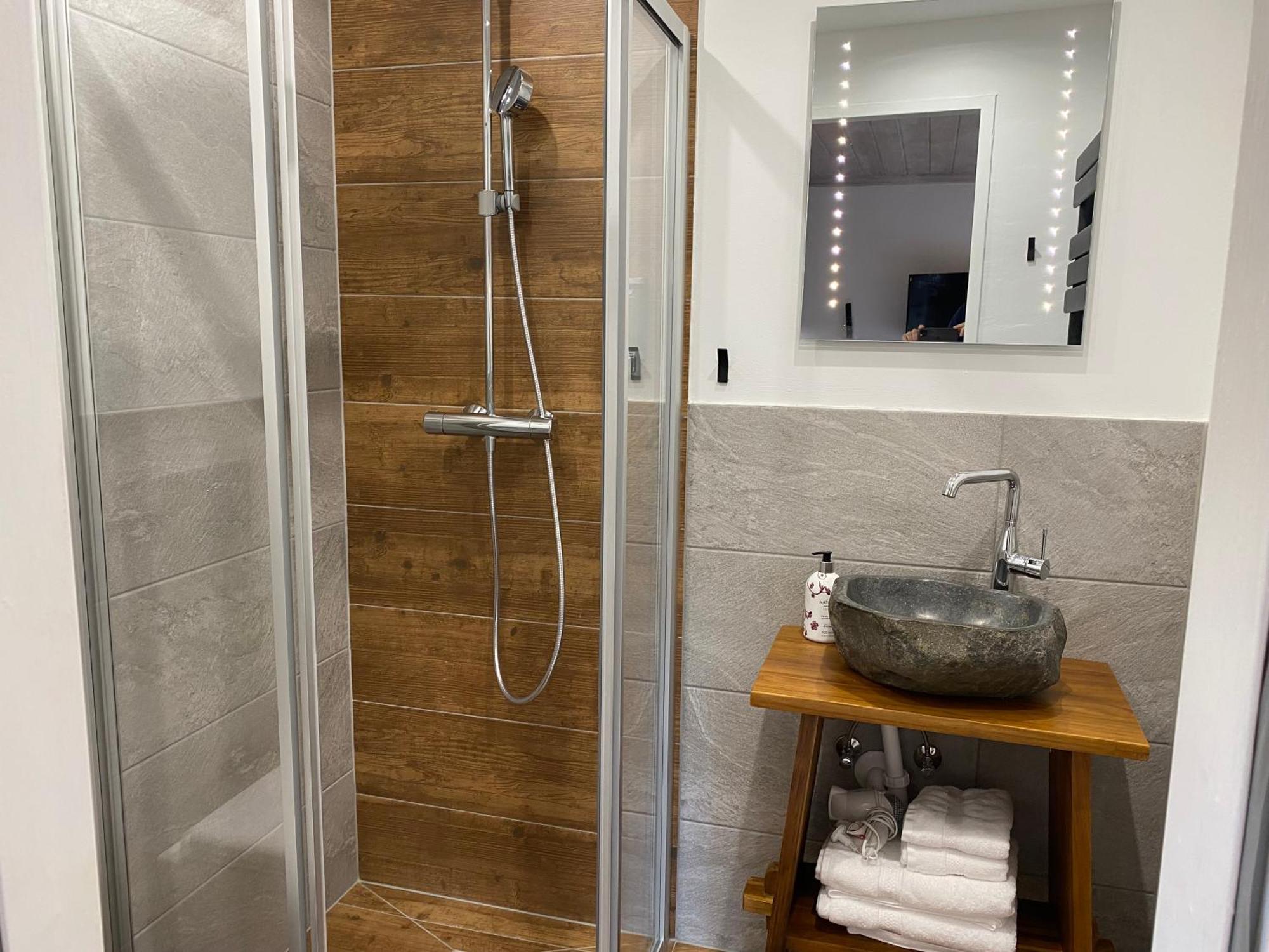 Alm Seasons Premium Chalet & Studios Saalbach Zimmer foto